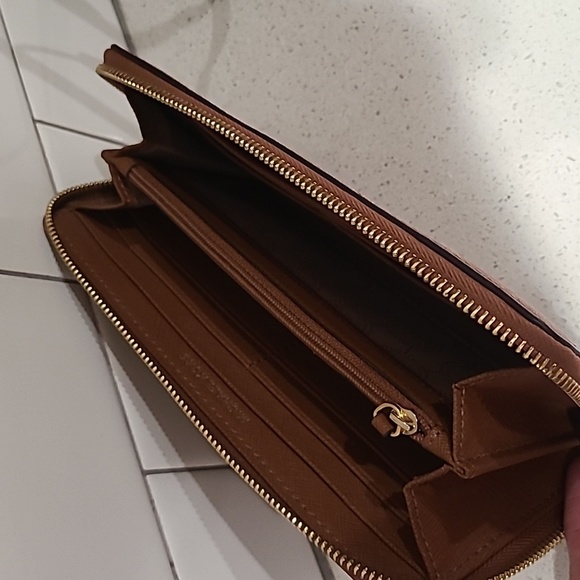 Wallet - Picture 2 of 2